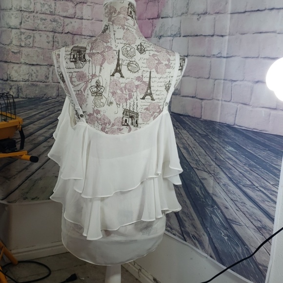 Off the shoulder white blouse Size Medium - Picture 3 of 4